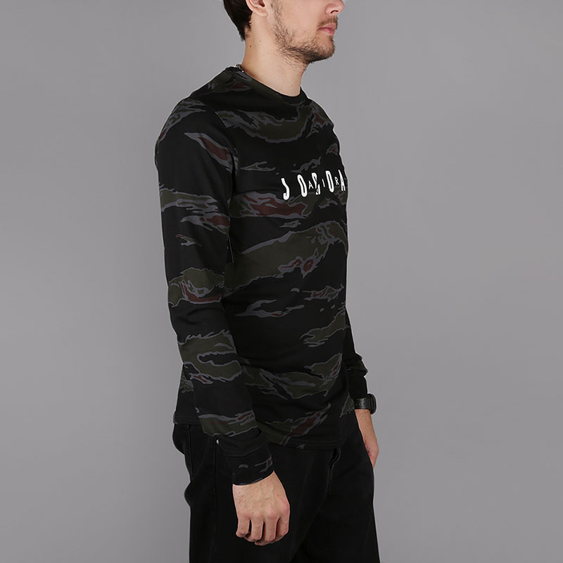   лонгслив Jordan Sportswear Tech Men's Graphic Long-Sleeve T-Shirt AH6331-070 - цена, описание, фото 1